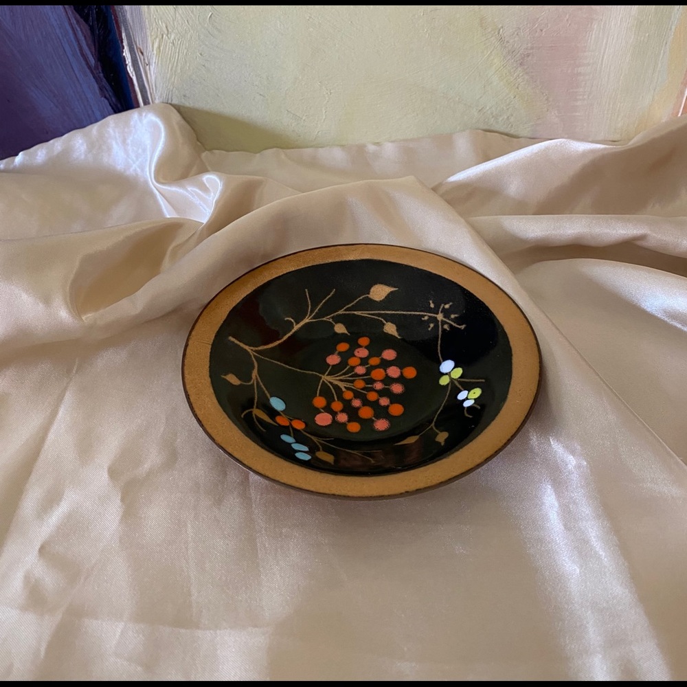 Decorative dish